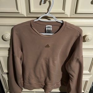 Adidas cropped crewneck 🤍 FREE SHIPPING ✨